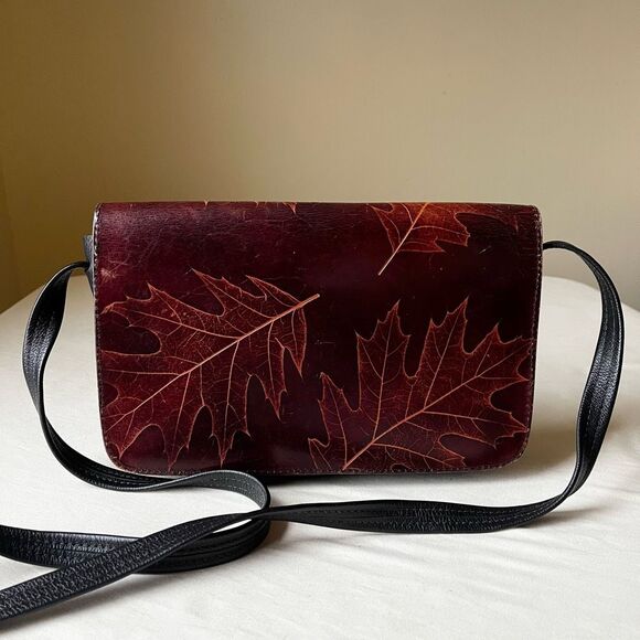 Vintage Maple Leaf Embossed Leather Crossbody Bag Black Brown Two-Tone Boho Art - Picture 3 of 12